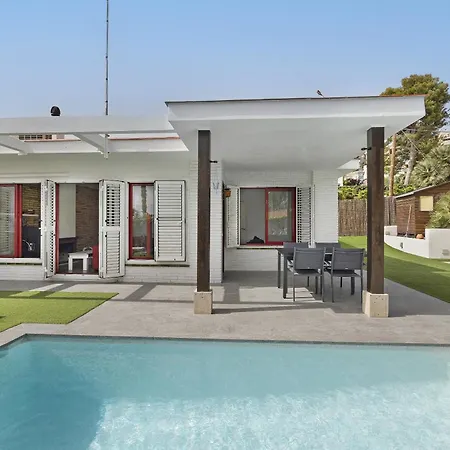 Casa Con Piscina Privada En Sitges *