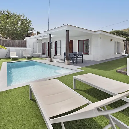 Casa Con Piscina Privada En Sitges Сasa de vacaciones *
